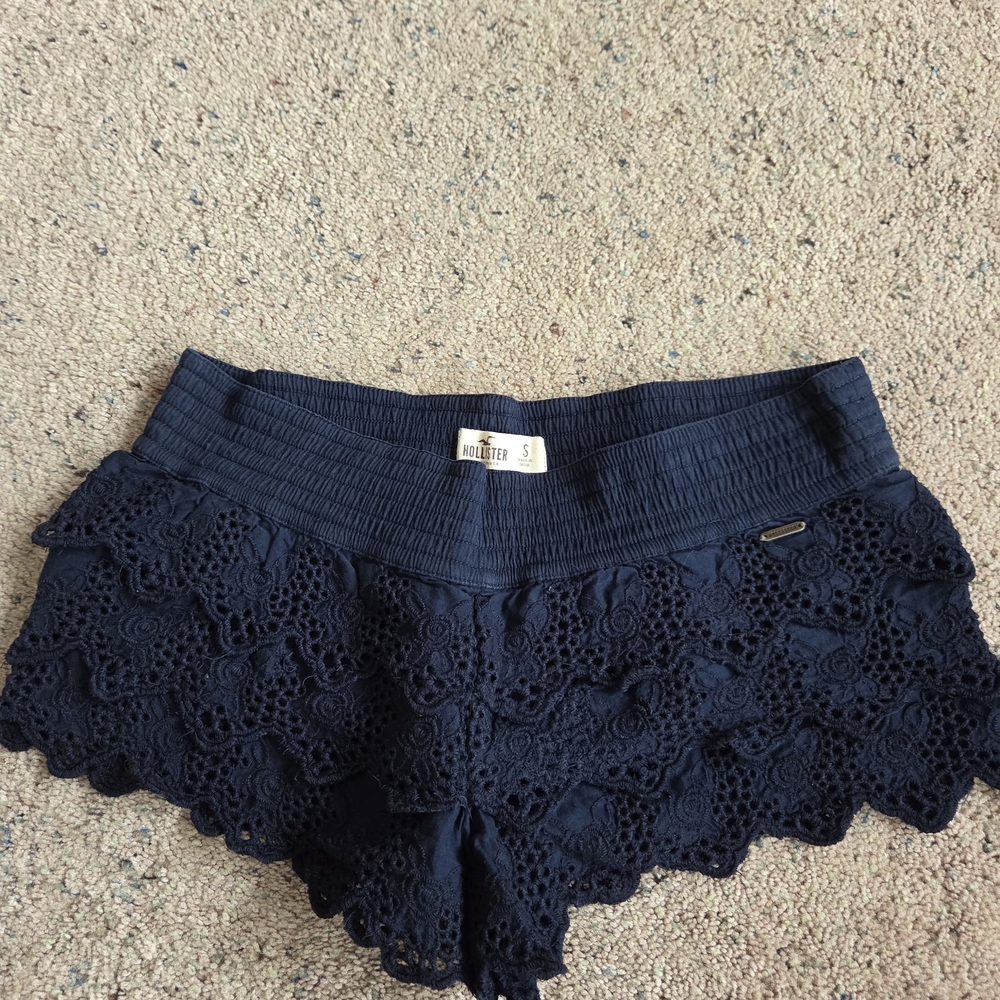 Hollister Women's Navy Lace Shorts